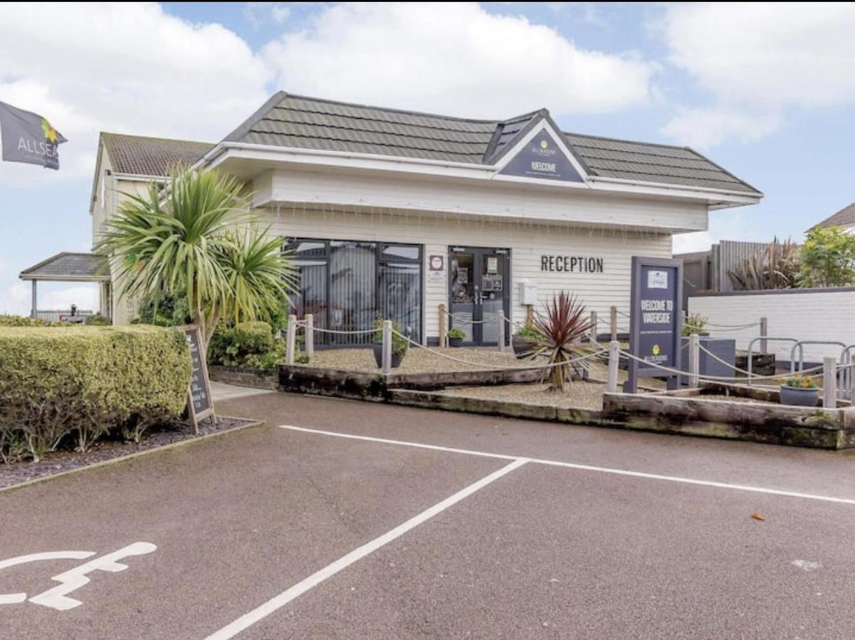 Villa Sea View 3-Bed Heated Pool Eat Bar Kids Park Lowestoft Eksteriør bilde