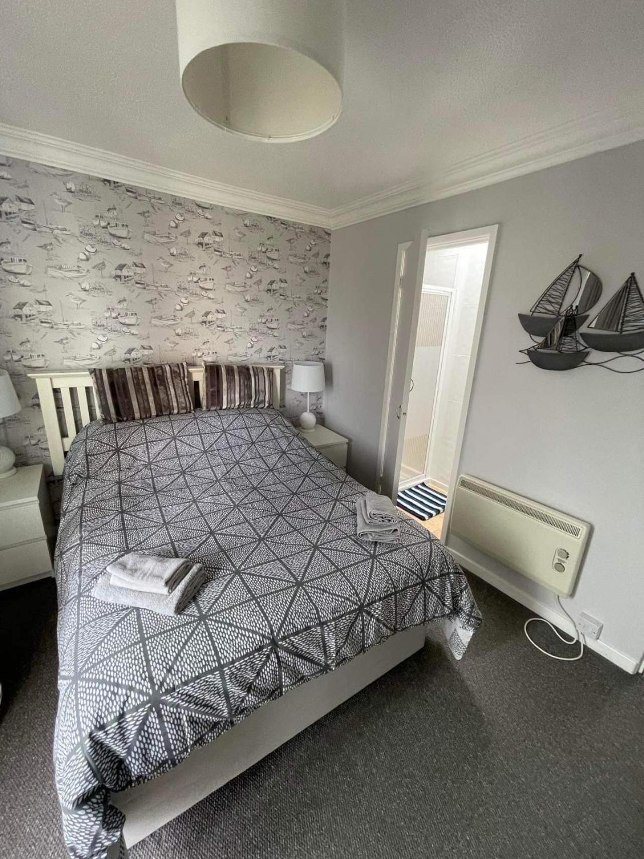 Villa Sea View 3-Bed Heated Pool Eat Bar Kids Park Lowestoft Eksteriør bilde