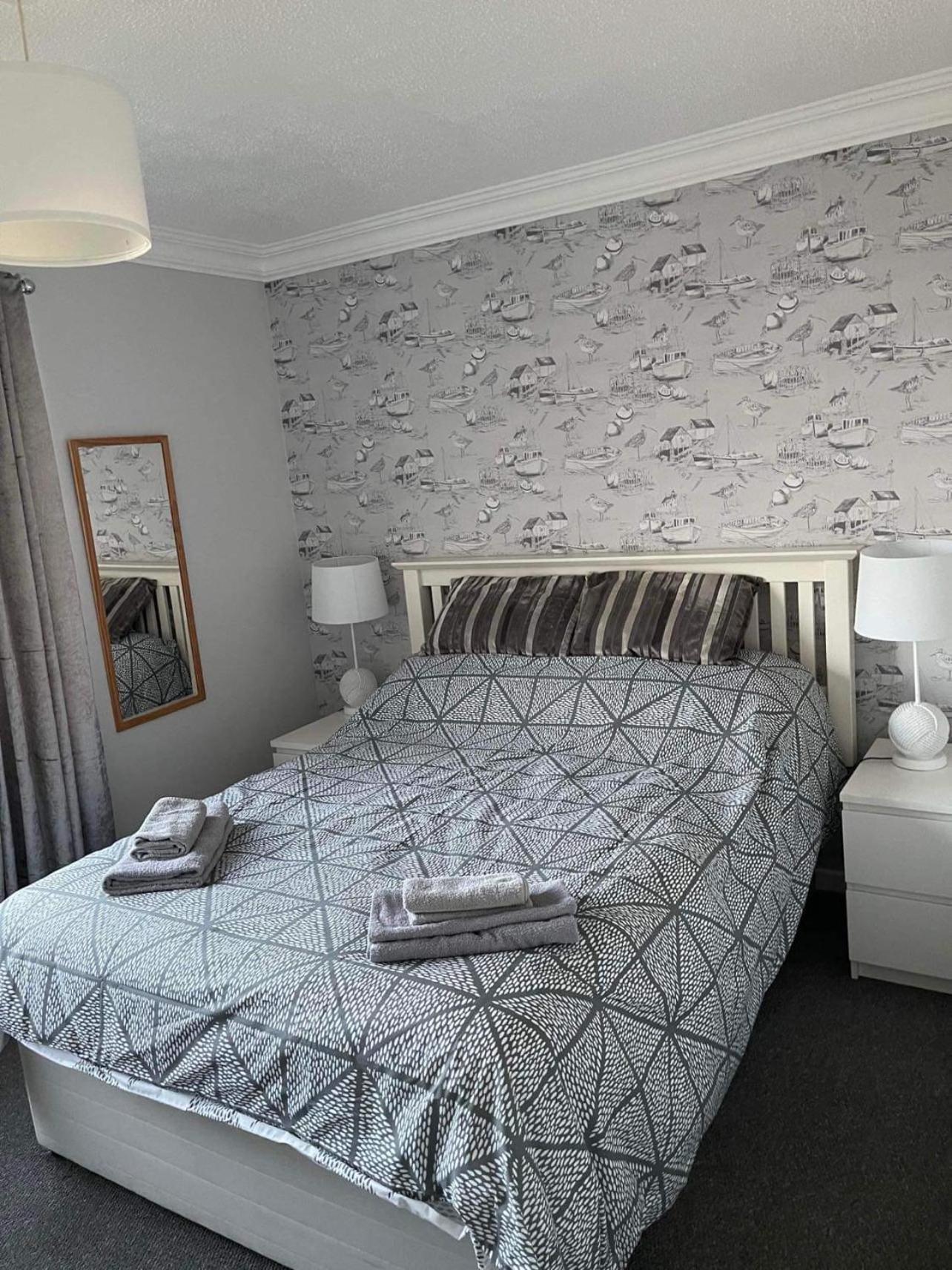 Villa Sea View 3-Bed Heated Pool Eat Bar Kids Park Lowestoft Eksteriør bilde